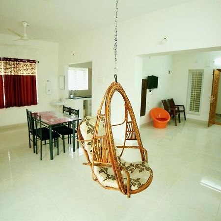 Truelife Homestays - Alamelu Avenue - Fully Furnished Ac 2Bhk Apartments In Tirupati - Walkable To Restaurants & Super Market - Fast Wifi - Kitchen - Easy Access To Airport, Railway Station, Sri Padmavathi & Tirumala Temple Eksteriør bilde