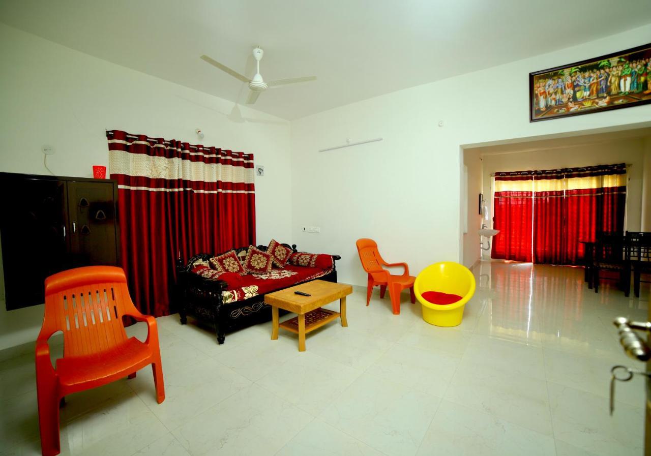Truelife Homestays - Alamelu Avenue - Fully Furnished Ac 2Bhk Apartments In Tirupati - Walkable To Restaurants & Super Market - Fast Wifi - Kitchen - Easy Access To Airport, Railway Station, Sri Padmavathi & Tirumala Temple Eksteriør bilde