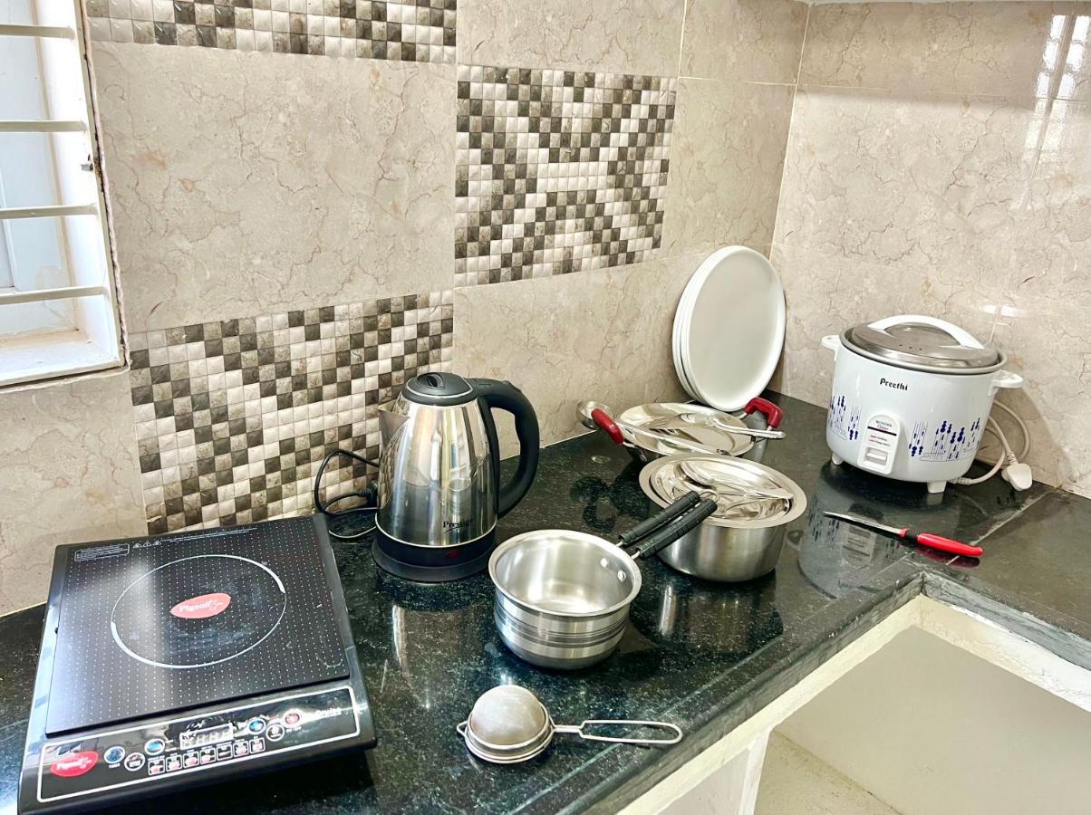 Truelife Homestays - Alamelu Avenue - Fully Furnished Ac 2Bhk Apartments In Tirupati - Walkable To Restaurants & Super Market - Fast Wifi - Kitchen - Easy Access To Airport, Railway Station, Sri Padmavathi & Tirumala Temple Eksteriør bilde